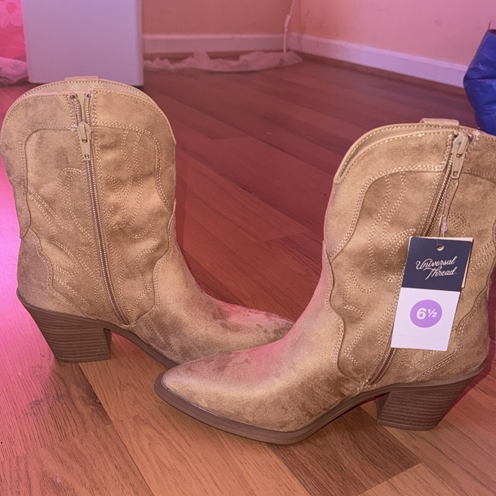 Universal Thread Tan Suede Heeled Western Booties